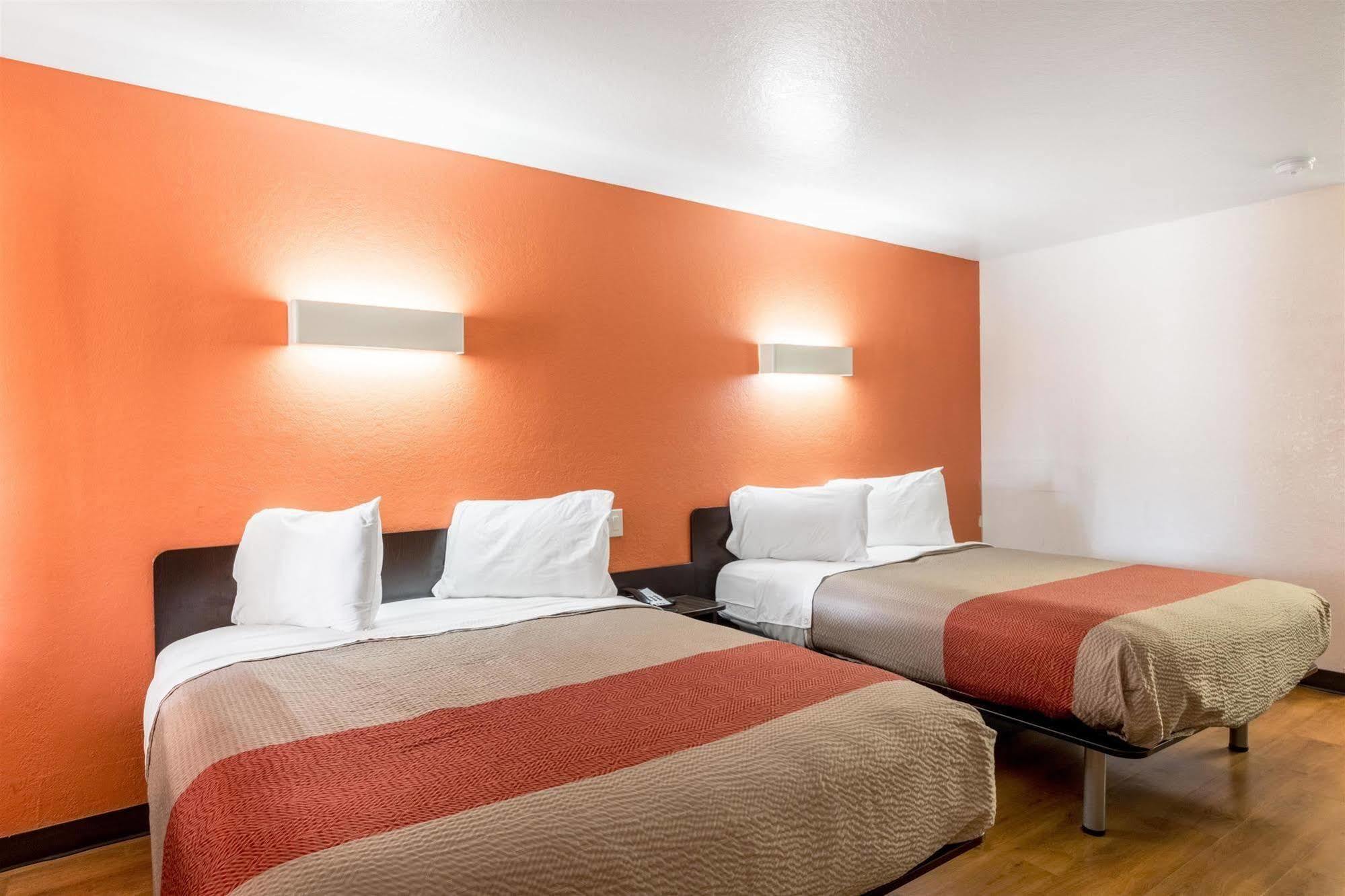 Motel 6 Seguin Tx Экстерьер фото