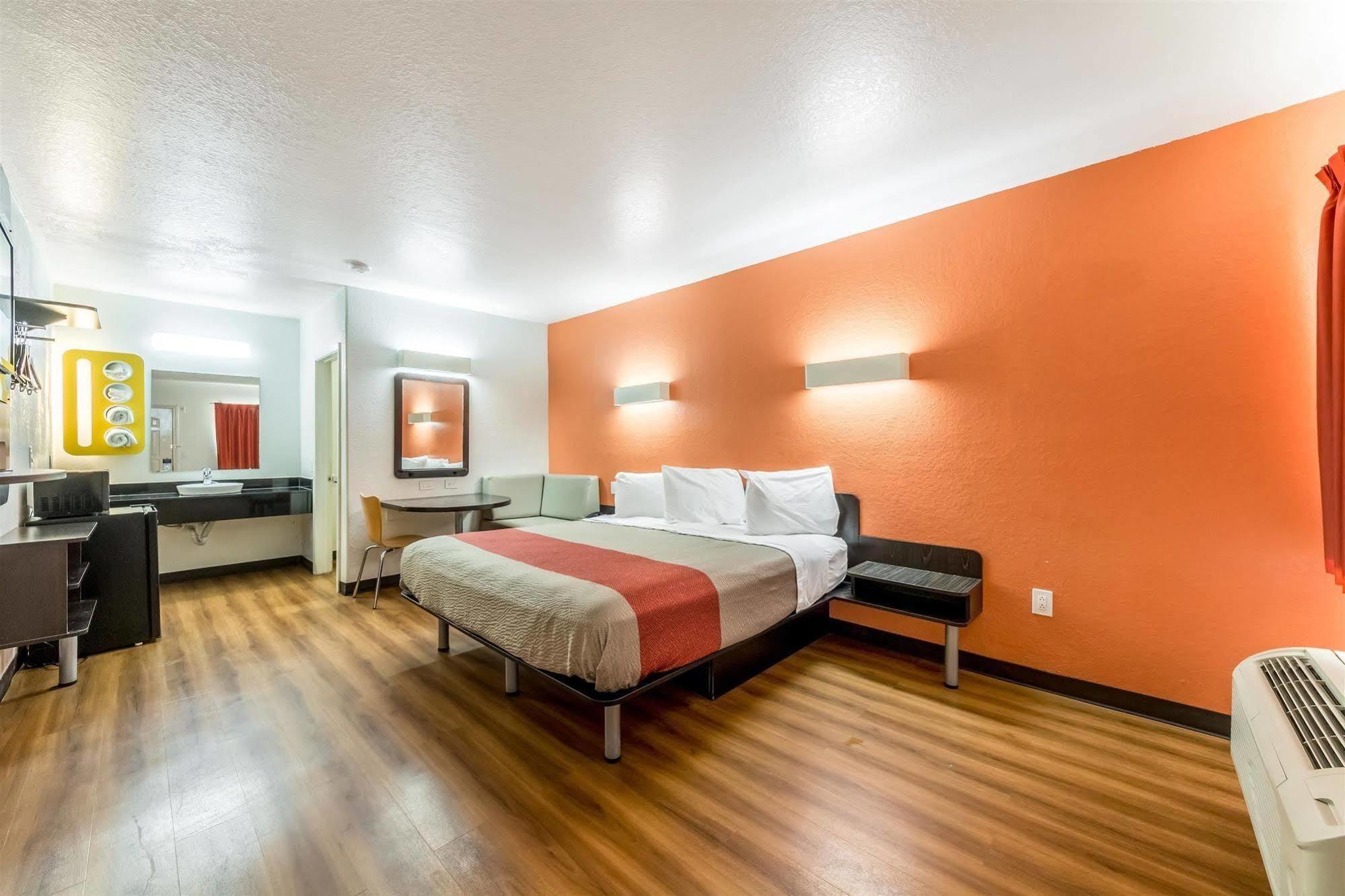 Motel 6 Seguin Tx Экстерьер фото