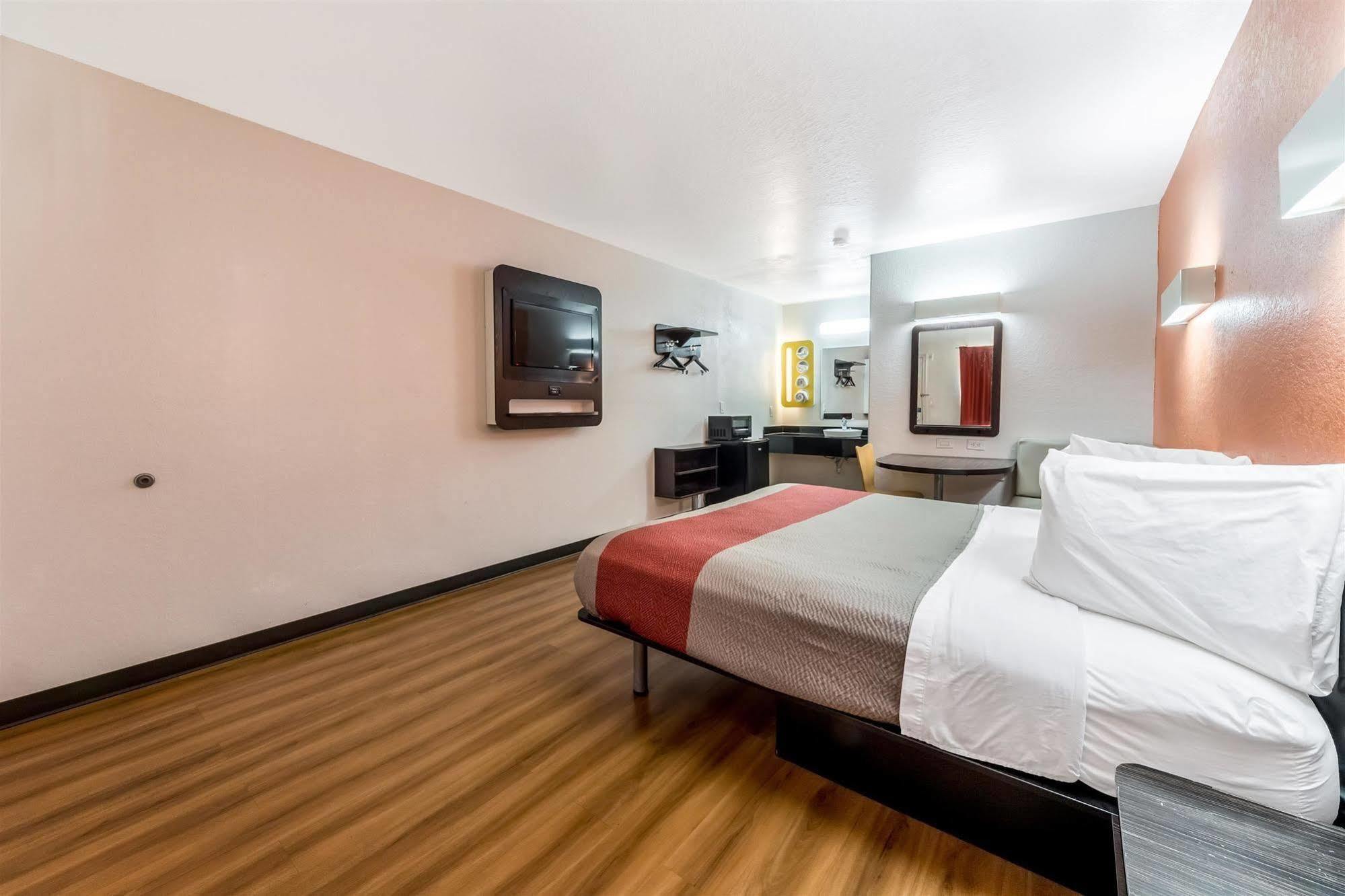 Motel 6 Seguin Tx Экстерьер фото