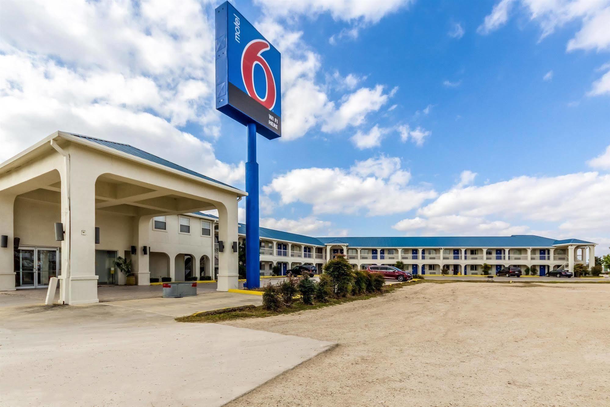 Motel 6 Seguin Tx Экстерьер фото